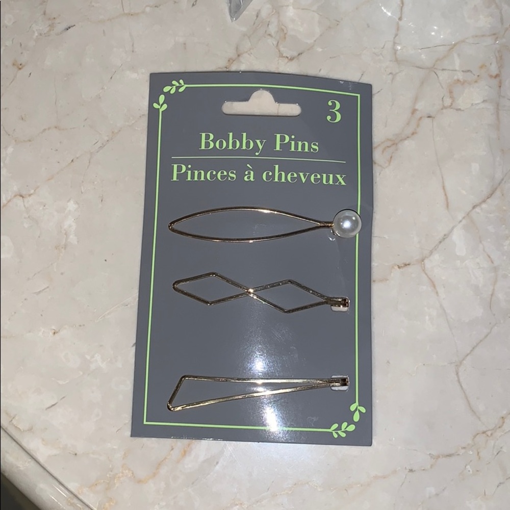 Gold with pearl bobby pins